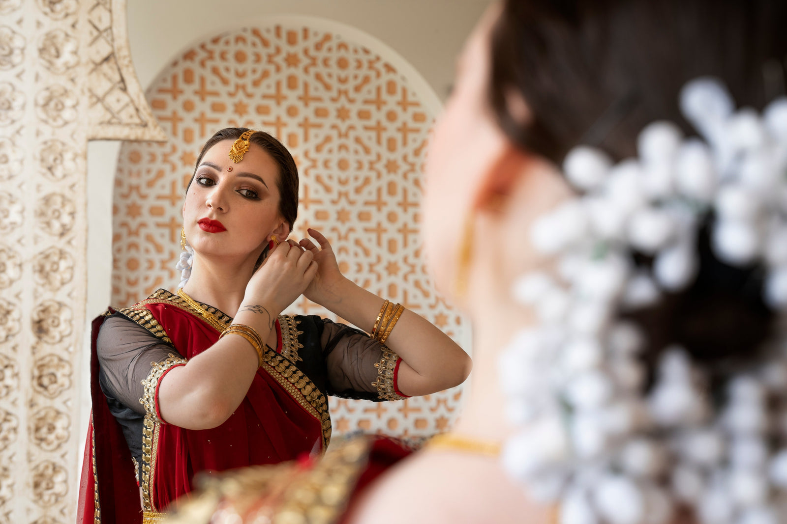How to Choose Jewellery for a Saree